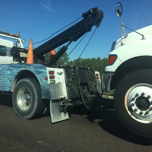 Emergency Towing Heavy duty Towing In cedar park texas